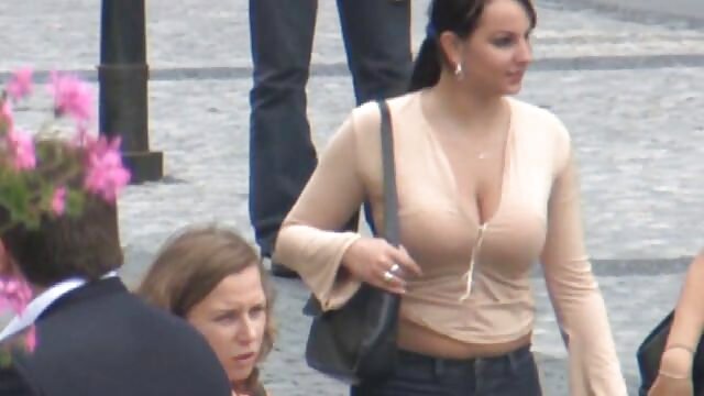 Deux culs ronds se font baiser video amateur a la plage par un camarade, en pliant un sous lui, et le second par les prêtres avec une bite dans la bouche
