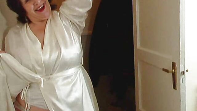 Le doigt d'une jolie salope baise l'anal de sa copine video pornographique pornodingue