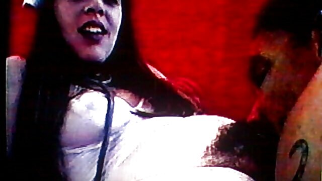 Une jeune salope adore se faire pilonner avec une grosse bite video porno 2 hommes 1 femme dans sa bouche baveuse